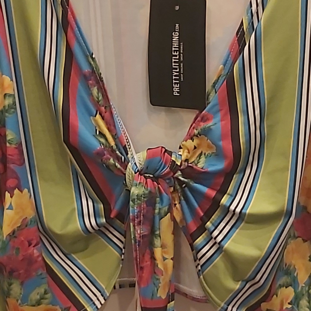 PRETTYLITTLETHING tie front top - Picture 5 of 5